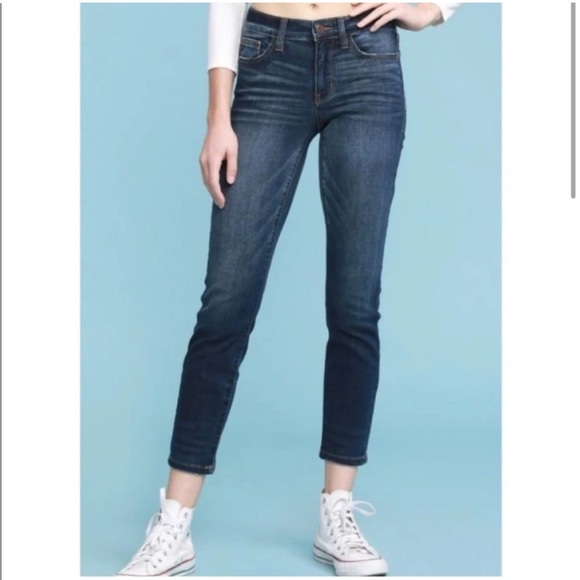Judy blue relaxed fit dark wash cigarette jeans- size 3. - Picture 1 of 7